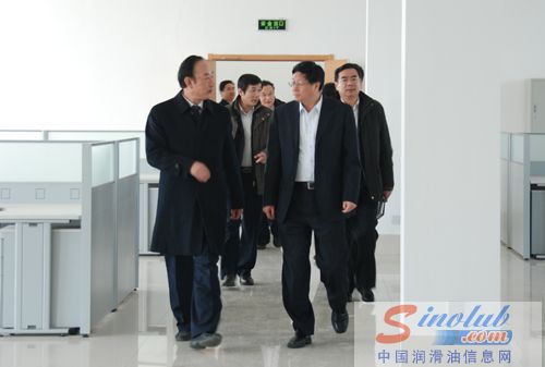 青岛市副市长秦敏到康普顿公司调研