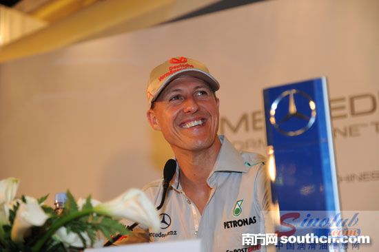 梅赛德斯-马石油F1大奖赛车队迎接挑战