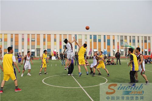 欢庆“五四”青年节 康普顿篮球赛圆满结束