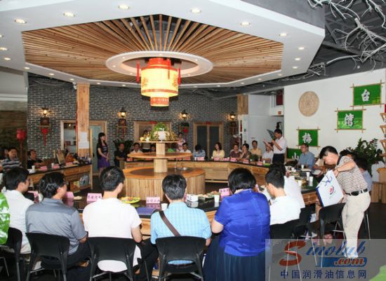 福建省润滑油行业协会与厦门市石油协会举行产业对接会