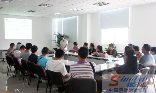 康普顿润滑油佳木斯客户参观康普顿工业园