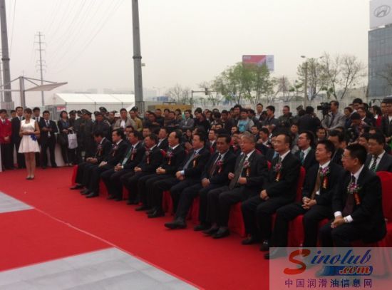 东风集团领导参加东风股份新车发布会