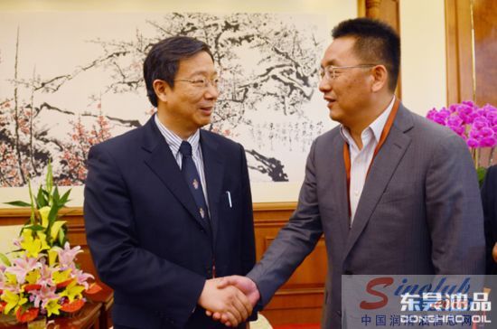 东昊油品闵春光 中国人民银行副行长、国家外汇管理局局长易纲