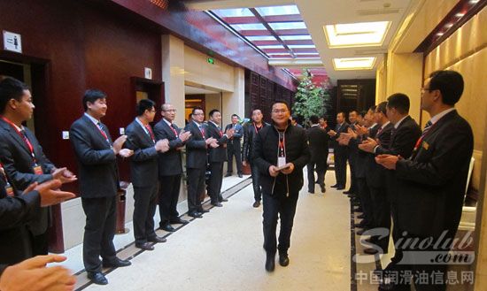 丹弗润滑油第三届全国优秀经销商大会——列队欢迎来宾