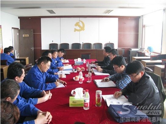 源根石化顺利通过2013年度两体系换证复审