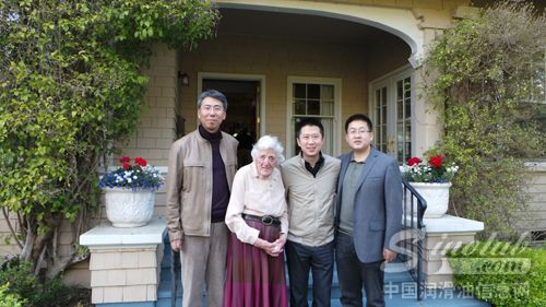 TOP1创始人威廉▪瑞恩的夫人虽93岁高龄依然坚持工作,令人敬佩