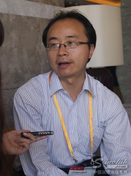 江苏龙蟠石化有限公司市场部经理陈晓星先生接受中国润滑油信息网专访