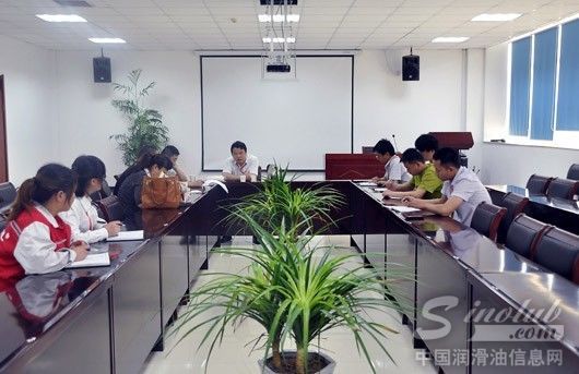 一拖集团业务领导到访东风润滑油