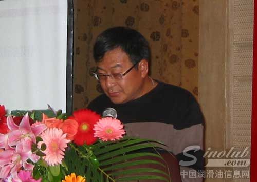 新当选的张灵发秘书长