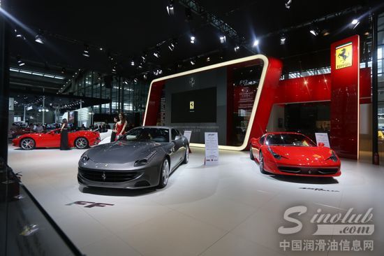 法拉利闪耀亮相2013深港澳国际汽车展览!