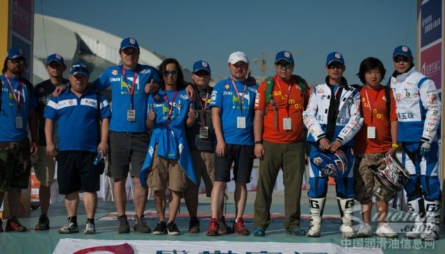 博海宏晨车队工作人员以及车手合影