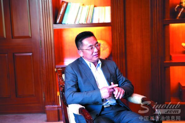 东昊石油集团董事长闵春光