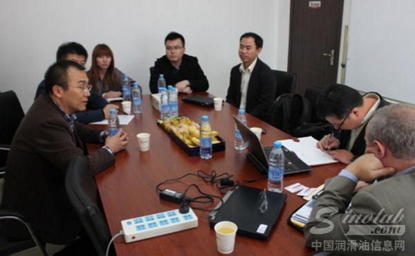 雅富顿公司内燃机油专家访问中华润滑油