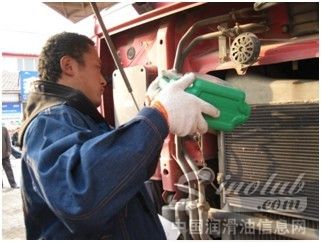 龙蟠品牌发布会暨大型行车试验路演