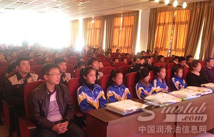 援建赫哲族小学 龙蟠与东北灾区人民心连心