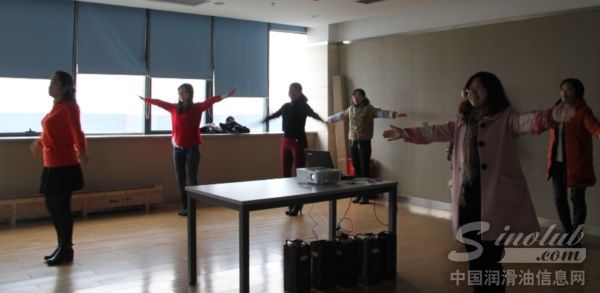 东风嘉实多工会组织庆“三八”活动