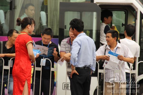 2014年雪佛龙-德乐卡车全国巡展走进河南洛阳