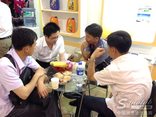 司能润滑油亮相郑州·中国润滑油、脂及汽车养护展览会