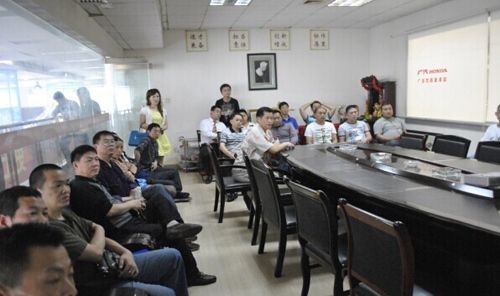 威力狮举办无机油实车实验万里行活动