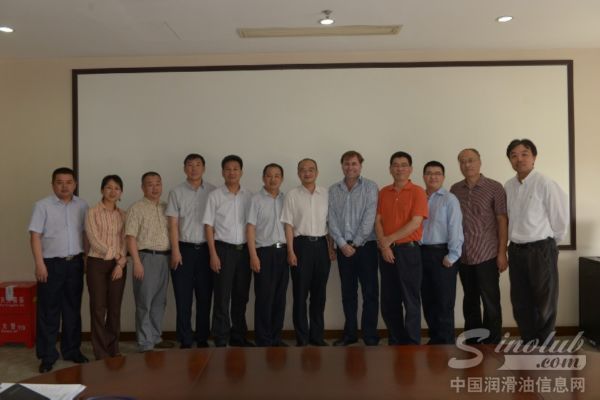 东风嘉实多召开二届七次董事会