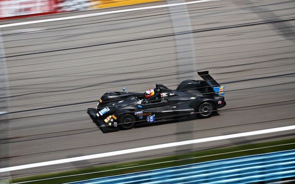 美国突破润滑油“黑色幽灵”咆哮华金谷国际赛道  华裔车手加盟亮相