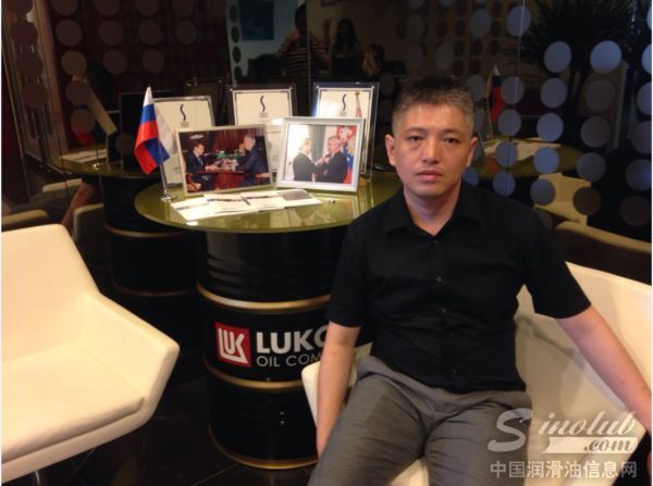 鲁克润滑油高层出访新加坡记事