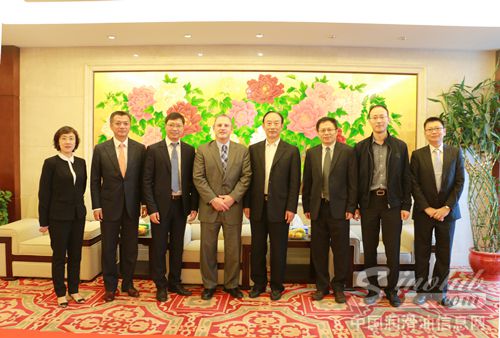 康普顿迎来路博润Mr.Tom Curtis一行贵宾到访