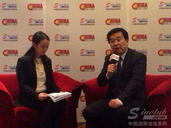 顺益体系(集团)总裁张建新接受中国润滑油信息网的采访，并发表获奖感言