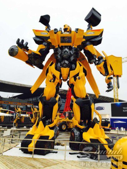 bauma China 2014今天在雨中精彩开幕