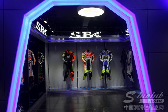 内地首家皇欣机车生活馆在沪开业