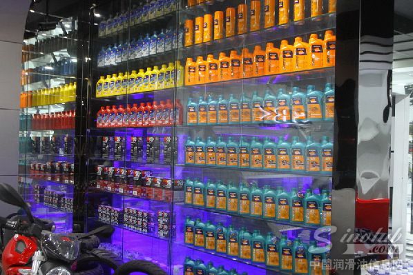 内地首家皇欣机车生活馆在沪开业