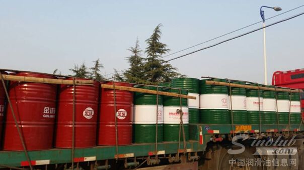 济南润滑油发货车辆