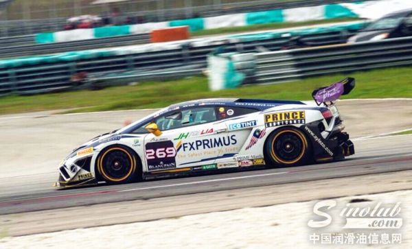 Zen Low Suan Chuan 赛车在雪邦国际赛道极速驰骋