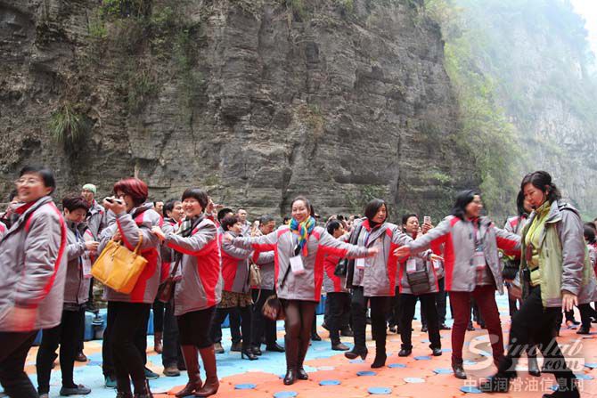 图5:感受当地民俗,热情好客的三峡人家,传递着快乐,载歌载舞