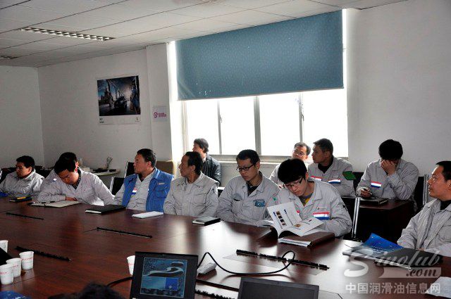 神龙汽车公司相关工程师参与交流会