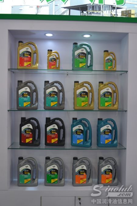 2015武汉全国汽配会展台风采:冠军石油