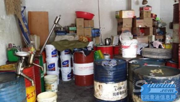 居民投诉怪异气味意外牵出涉案百万假冒润滑油窝点