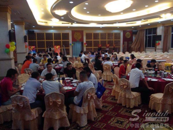 金雪驰润滑油泉州新品推介会火力全开!