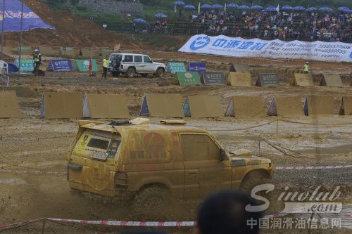 康力博润滑油赛车队参加全国越野车王争霸赛