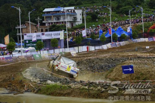 康力博润滑油赛车队参加全国越野车王争霸赛