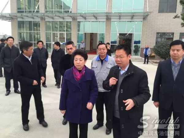 南京市委书记黄莉新视察龙蟠下属可兰素工厂 